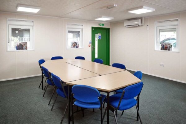 006-modular-building-meeting-room-960x640-1.jpg (3 Bay) Compliant Modular Building