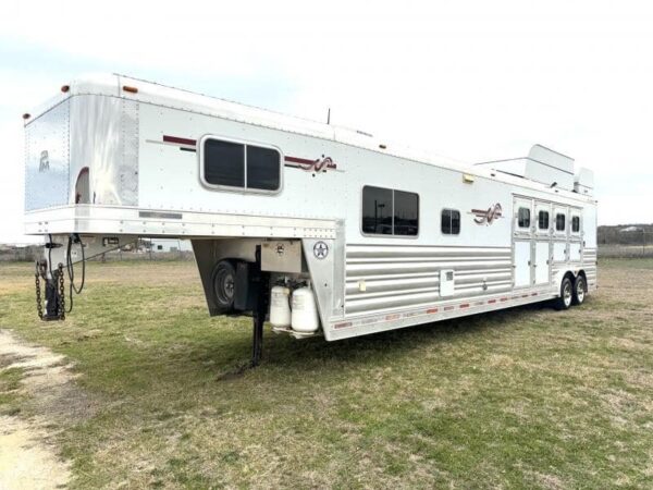 2011-platinum-coach-4-horse-15-sw-rear-load-horse-trailer.jpg 2011 Platinum Coach 4 Horse 15 SW Rear Load Horse Trailer