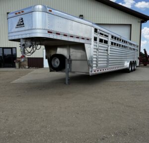 new-2024-elite-trailers-32ft-triple-axle-stock-trailer-w-3-compartments.jpg New 2024 Elite Trailers 32FT TRIPLE AXLE STOCK TRAILER W/ 3 COMPARTMENTS